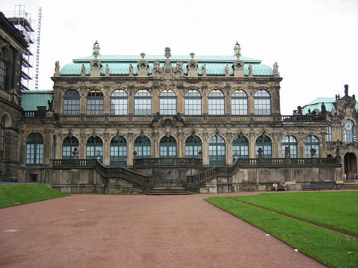 06 Zwinger Museum courtyard.JPG
